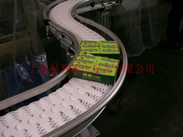 柔性鏈板能停止高精度的運動，其各鏈節的磨損伸長平均，能保持十分高的運動精度。